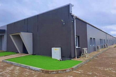 Eladó élelmiszer gyártó üzem Tata M1 autópálya