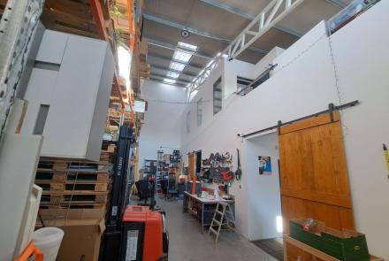 Elado-muhely-Nagytarcsa-galerias